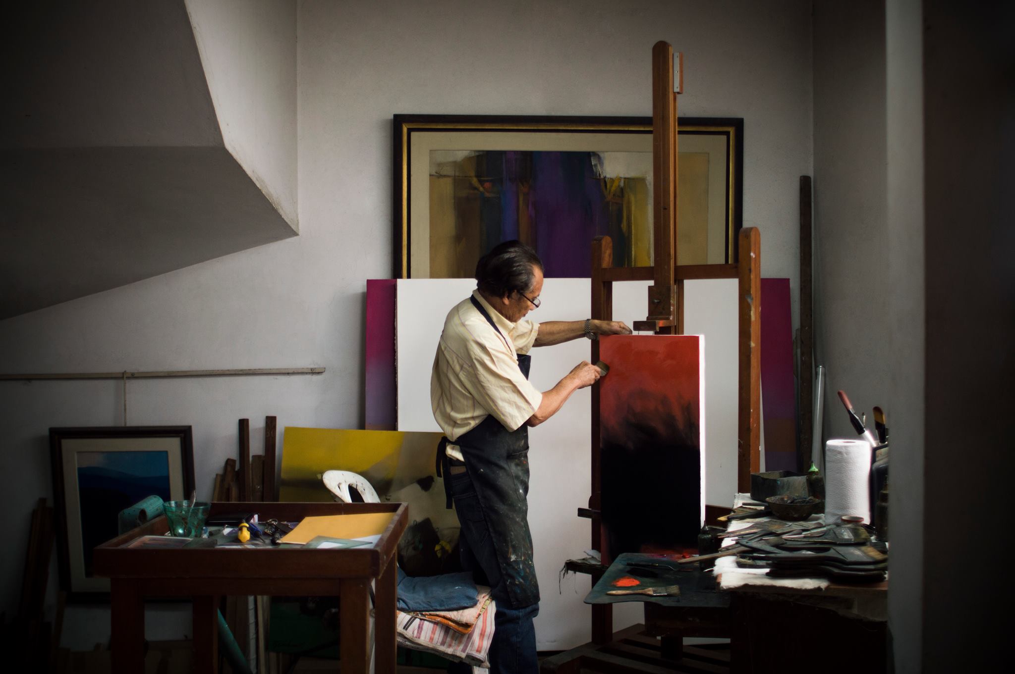 Raúl Cardenas en su taller